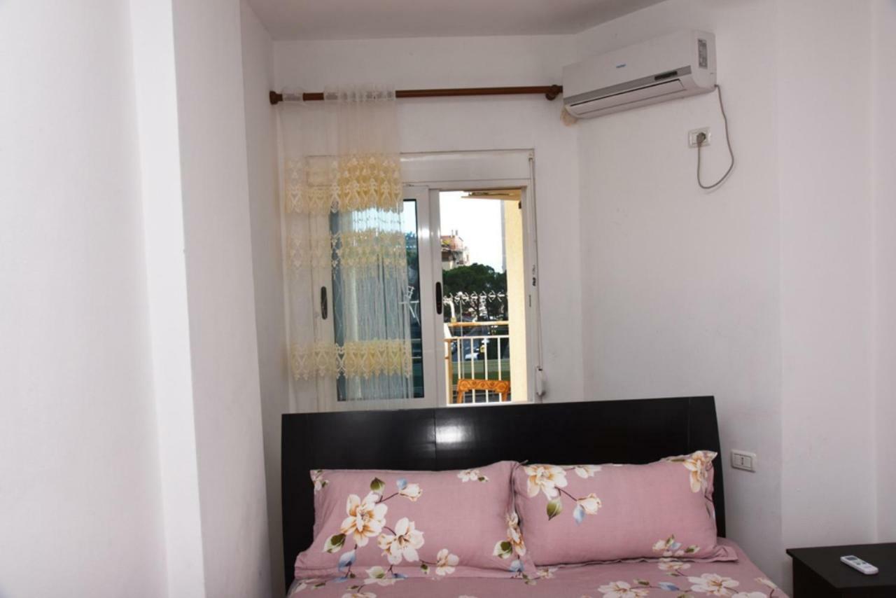 Gzim'S Apartment Дуррес Экстерьер фото