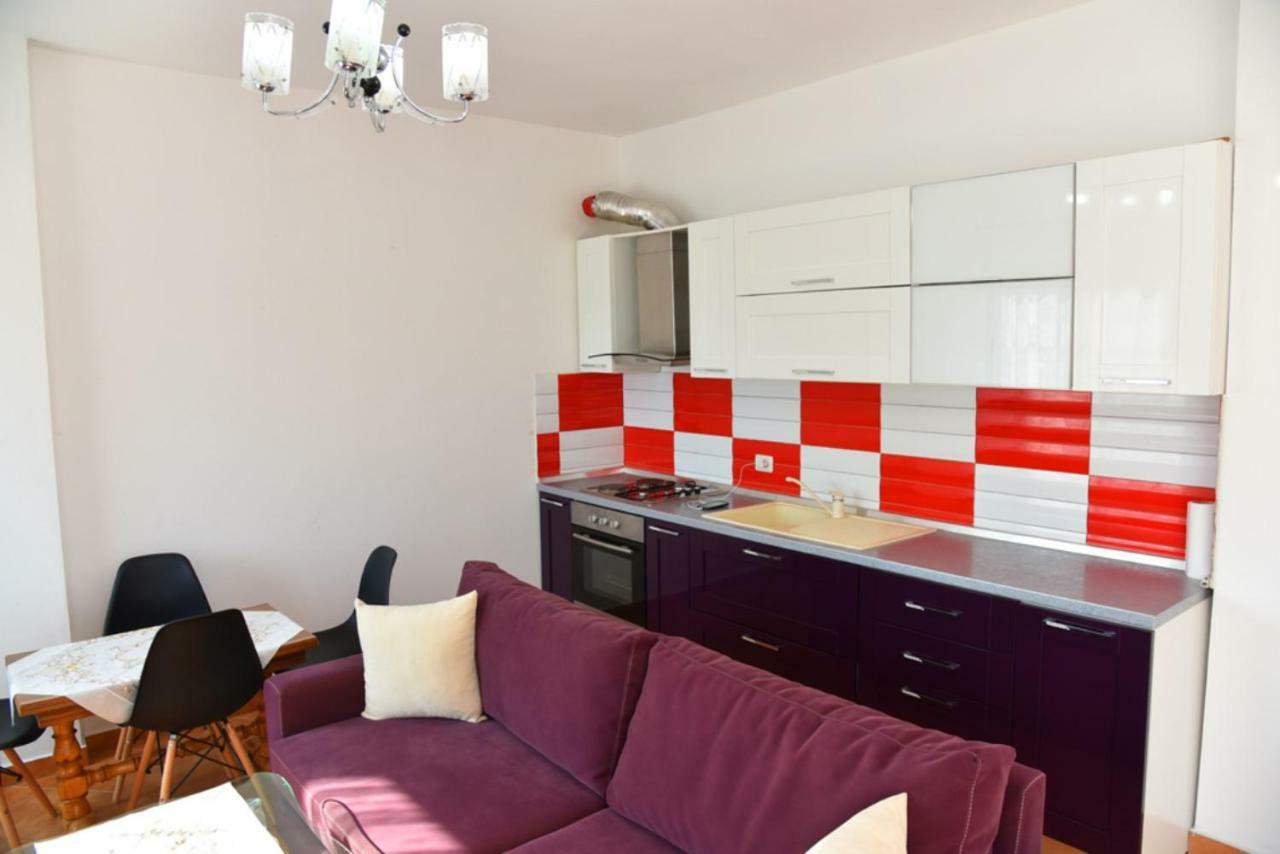 Gzim'S Apartment Дуррес Экстерьер фото
