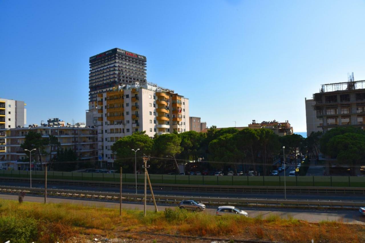 Gzim'S Apartment Дуррес Экстерьер фото