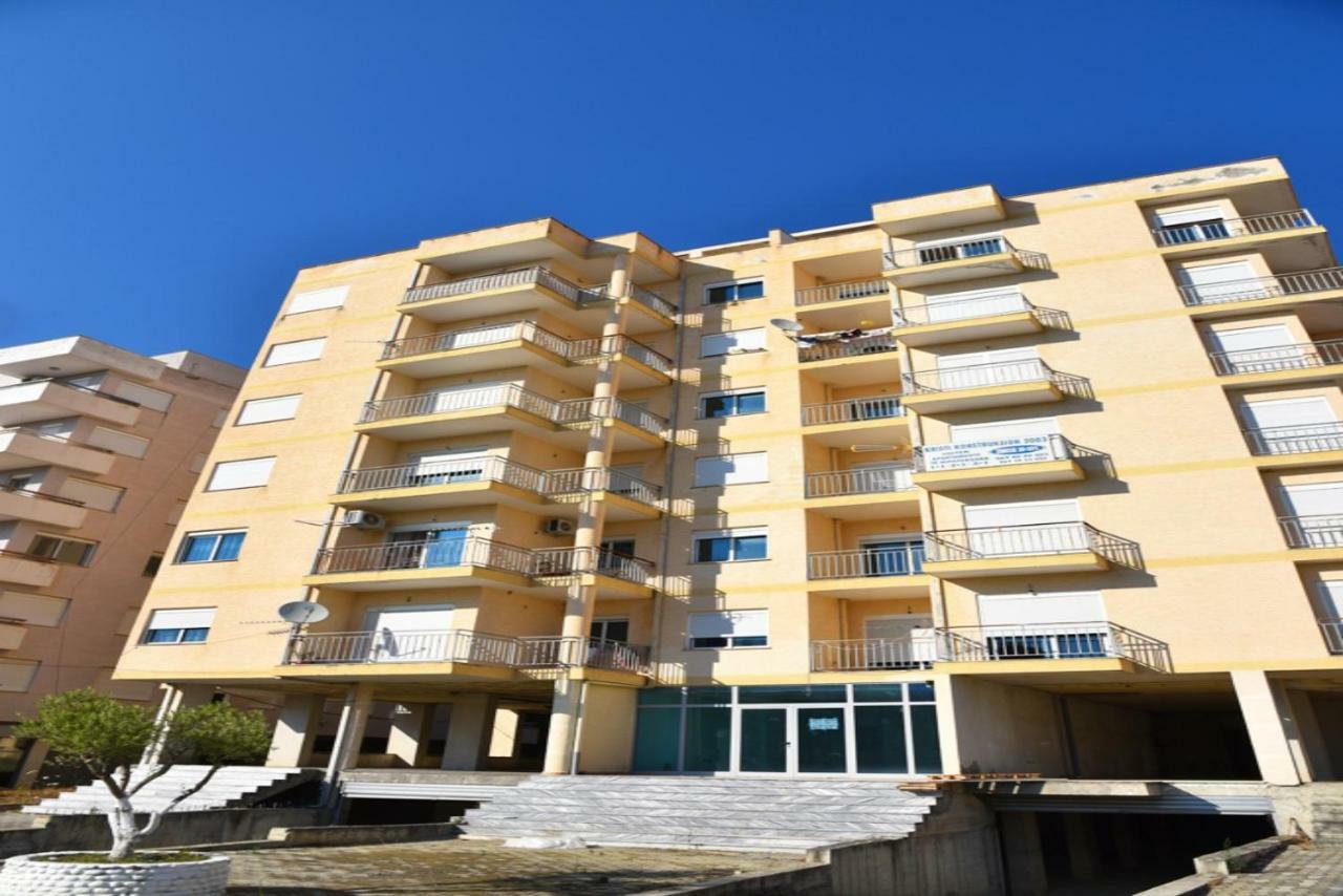 Gzim'S Apartment Дуррес Экстерьер фото